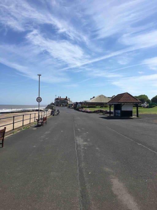 Sandy'S Cosy Cottage Hornsea Exterior photo